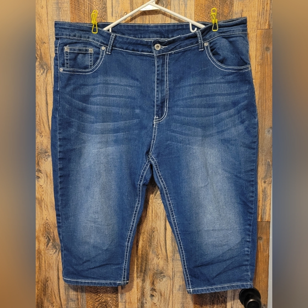Women's Blue Denim Capris CGLCG